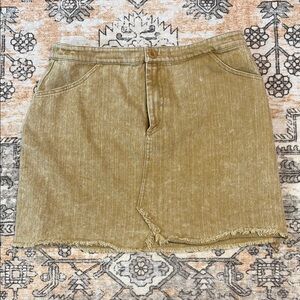 SADIE & SAGE L mineral wash tan mini skirt with raw hem